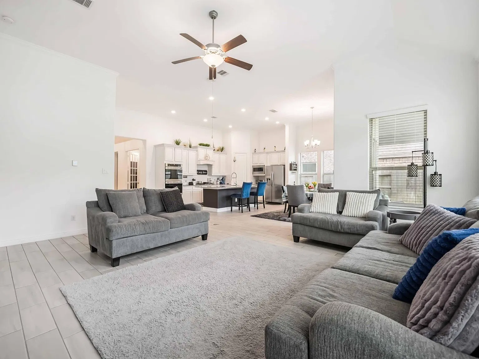 4 bed, 3.0 bath, 2738 sqft, $2,900 — Photo 4