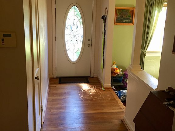 4th image of 627 Sedgefield Dr