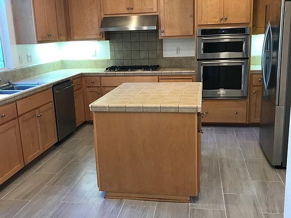 2nd image of 80 Pinheiro Cir