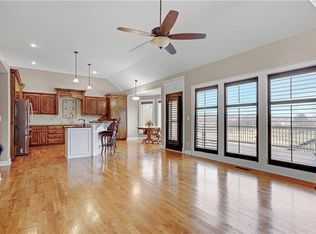 3300 S Brook Ridge Ct, Independence, MO 64057