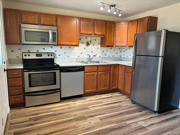 2nd image of 7621 Shepherdess Dr