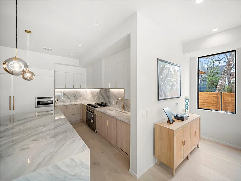 2107 Brackenridge St #A — Photo 13