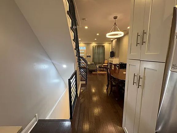 3rd image of 1305 N Dover St Room 2