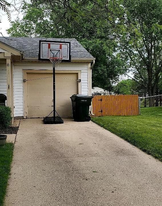 2nd image of 1364 Silvertree Dr
