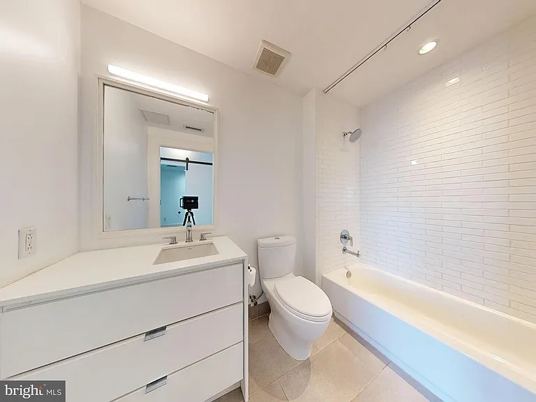 1011 M St NW #804 — Photo 13