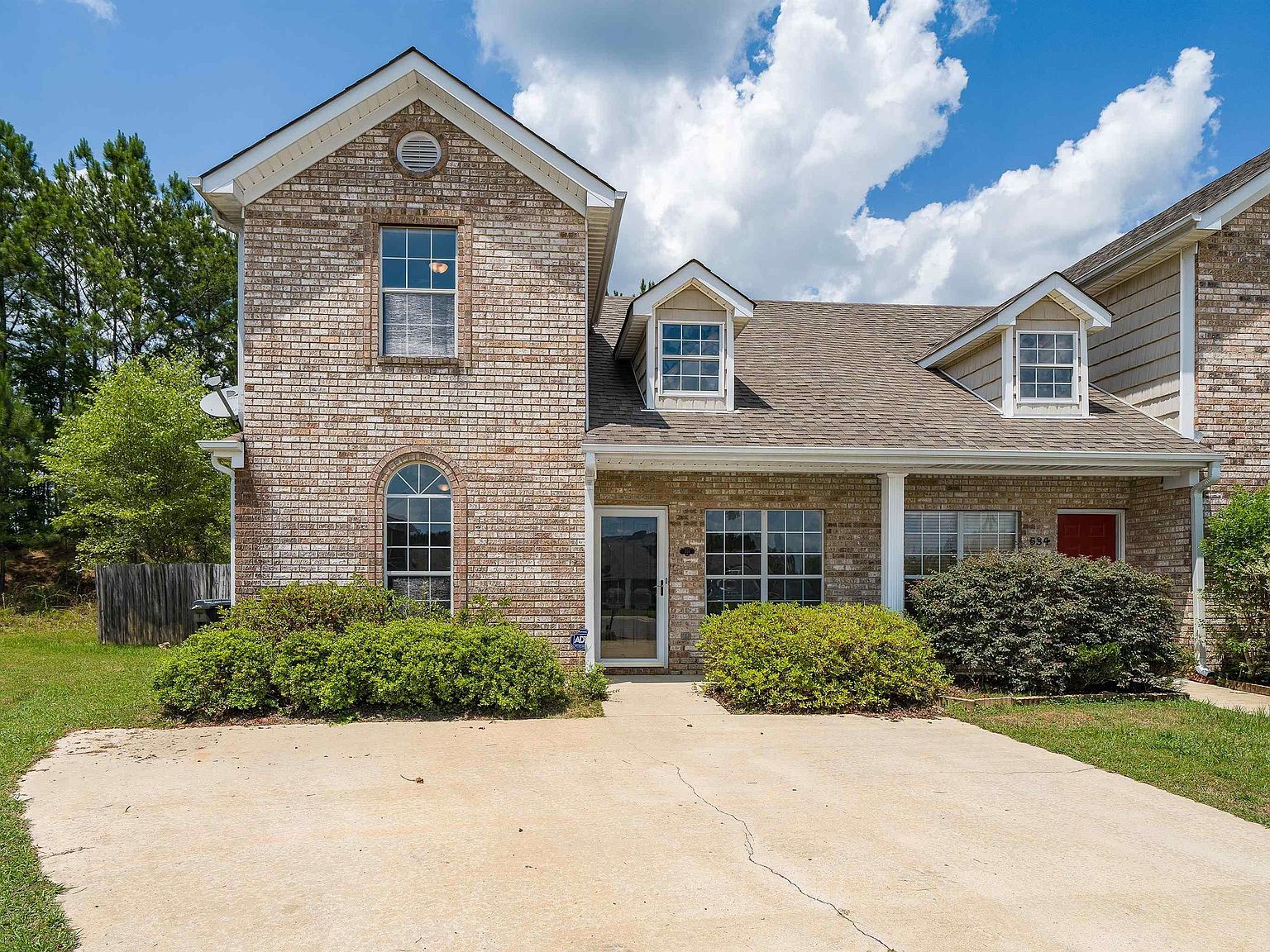 538 Waterford Lake Cir, Calera, AL 35040 | Zillow