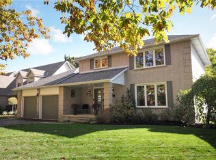 375 Crimson Dr, Waterloo, ON N2K2V2