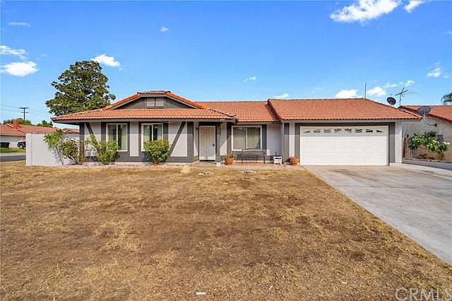 1st image of 909 S Vine Ave