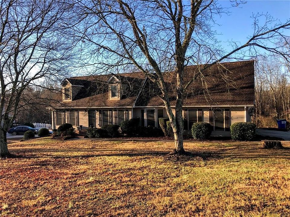1st image of 561 Chandler Heights Cir