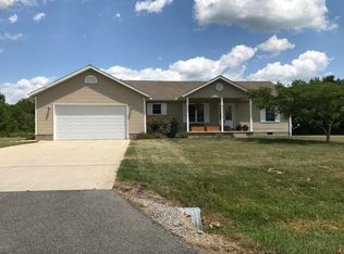 1448 S College St, Salem, IL 62881