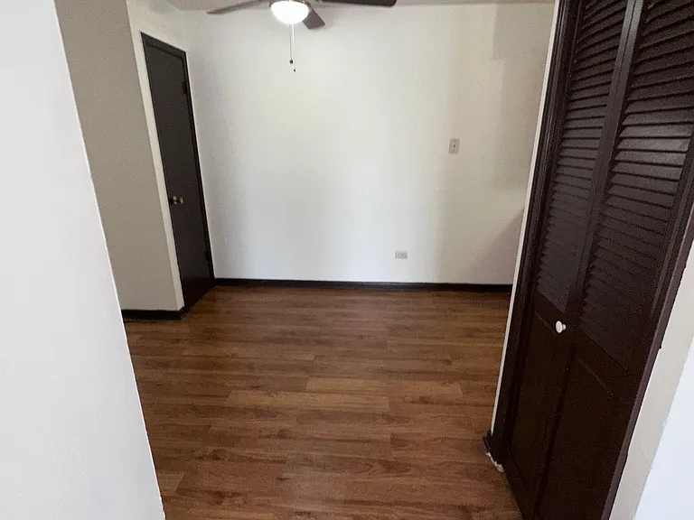 2148 E 175th St #4 — Photo 3