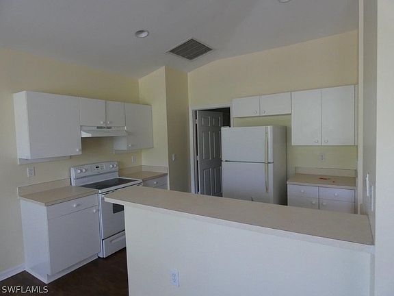 4th image of 1113 Venetia St