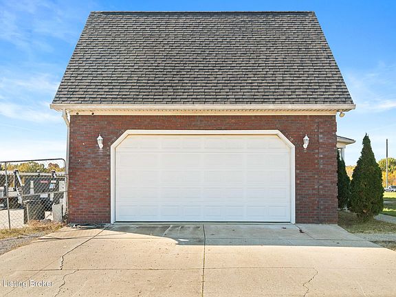 3rd image of 75 Sunset Farm Rd