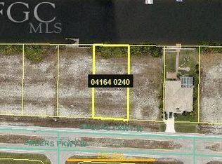 3313 Embers Pkwy W, Cape Coral, FL 33993