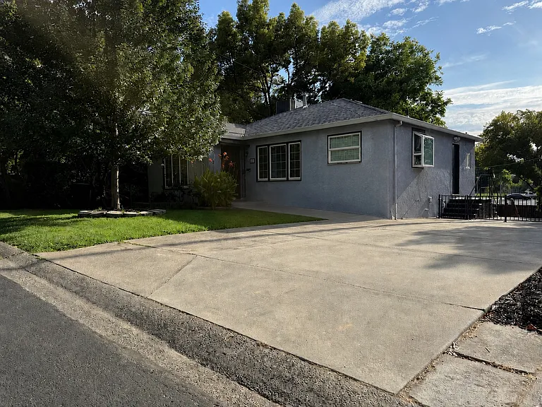 112 Franklin St — Photo 11