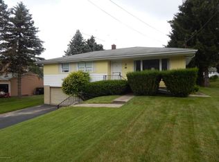 138 Manor Dr, Shavertown, PA 18708