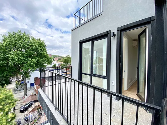 Rented by Bruma Realty LLC | media 8