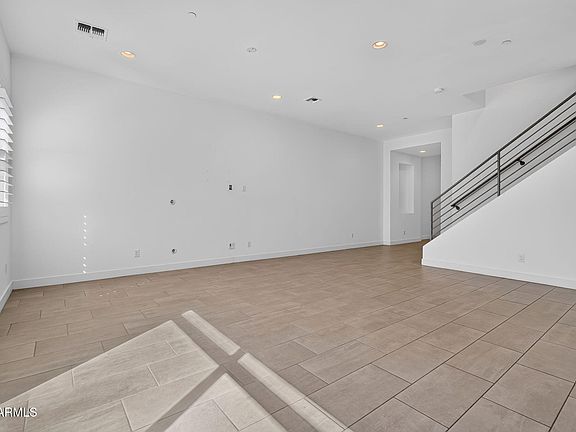 5th image of 3200 N 39TH Street #4