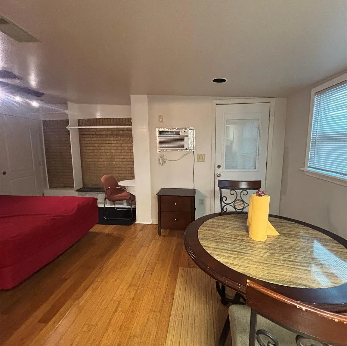 1 bed, 1.0 bath, 714 sqft, $975 — Photo 4