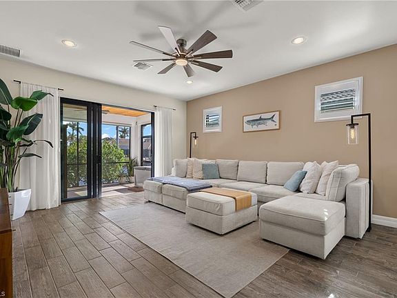 3rd image of 14750 Laguna DR