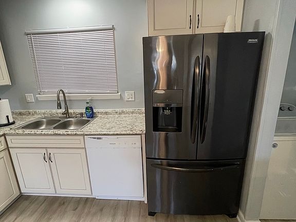 5th image of 4105 Water Oak Pl