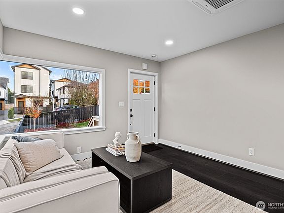 5th image of 4725 37th Avenue SW