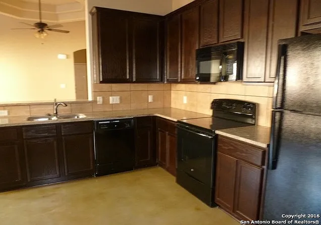 3 bed, 2.0 bath, 1228 sqft, $1,450 — Photo 3