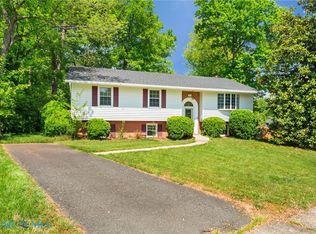 8502 Woodbine Ln, Annandale, VA 22003