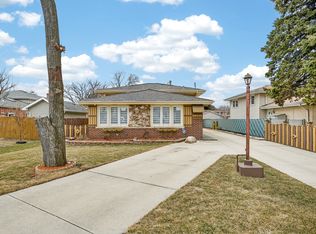 10532 S 80th Ct, Palos Hills, IL 60465