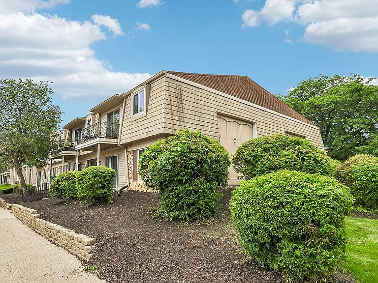 17-web-or-mls-4705 Andover Ct Unit 17M-S1007-015