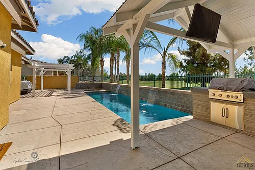 5011 Pelican Hill Dr Photo 1