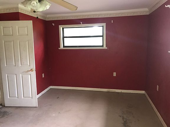 4th image of 6407 NW 218th St