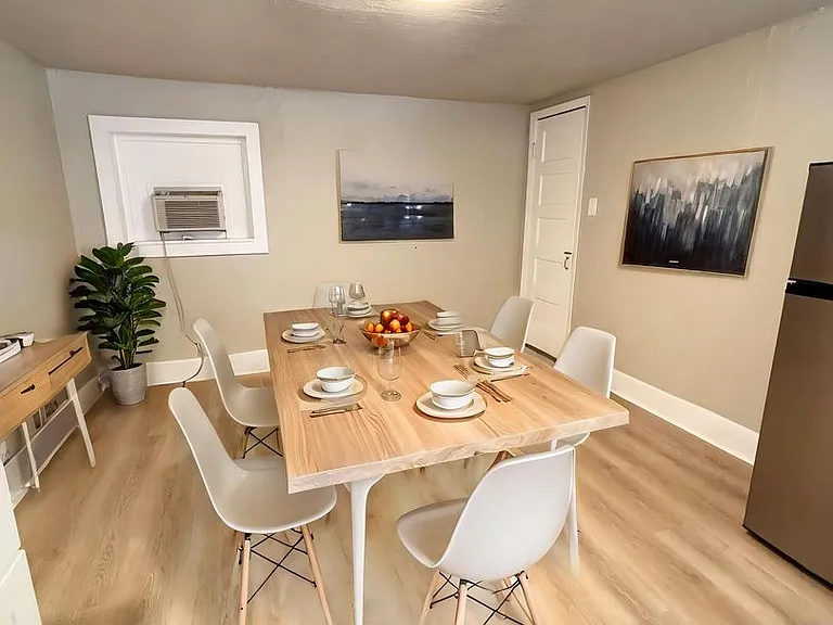 Iron Springs Apartments — Photo 10