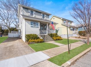 55 Waldo Ave, East Rockaway, NY 11518