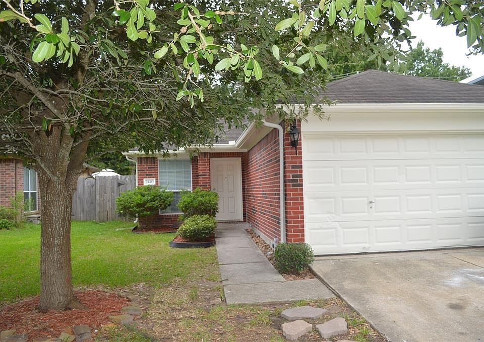 1st image of 24403 Strong Pine Dr