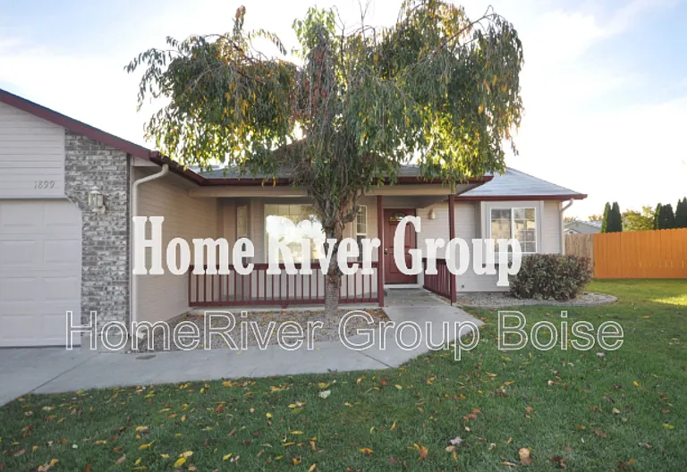 1899 E Chimere Dr — Photo 1