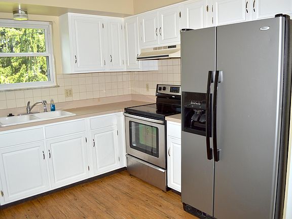 3rd image of 9700 Shalemar Dr