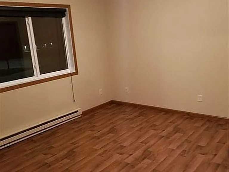 5557-5559 Cyndi Ct — Photo 17