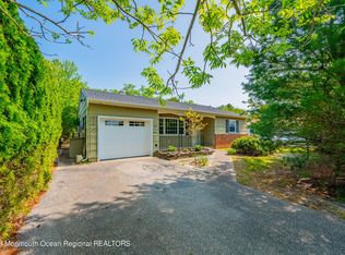867 Edgebrook Dr N, Toms River, NJ 08757