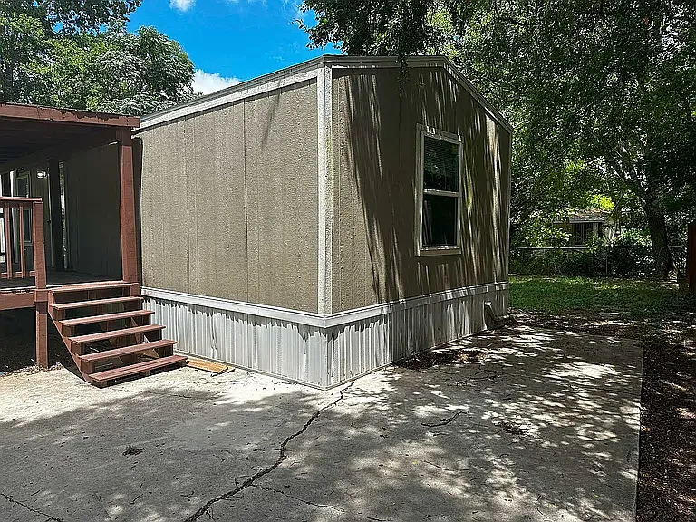 3 bed, 1100 sqft, $1,600 — Photo 3
