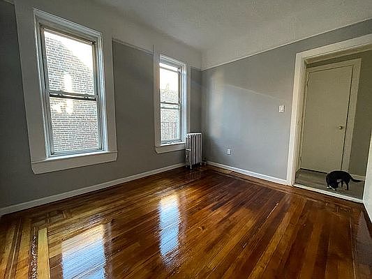 5th image of 608 W 204th St #53
