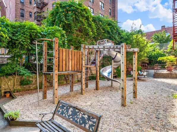 67-30 Clyde Street image 18 of 19