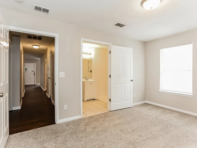 3747 Peachtree St — Photo 11
