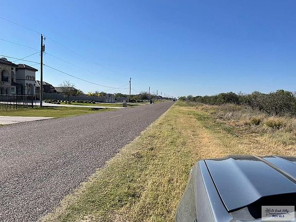 5th image of E Davis Rd