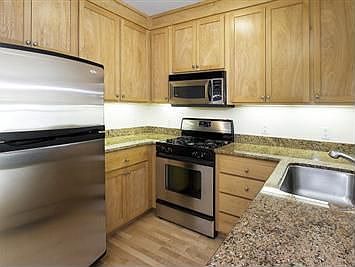 4th image of 270 Valencia St APT 404