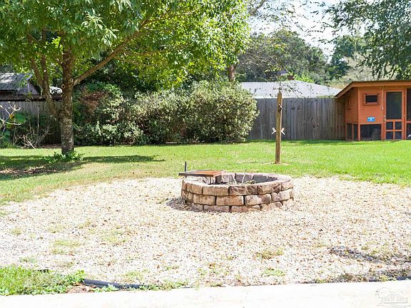 3rd image of 2284 Country Place Cir