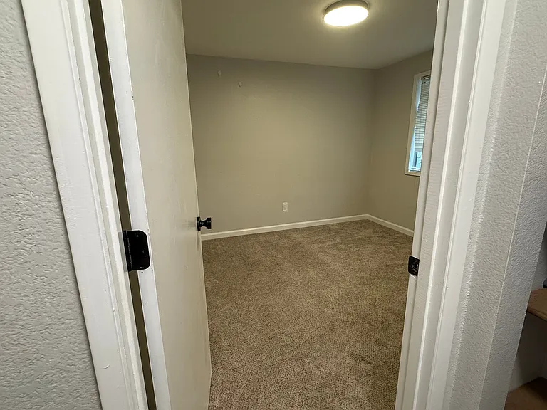 2436 La Jolla Dr NW — Photo 16
