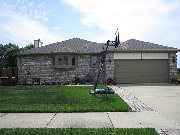3rd image of 53072 Camden Ct