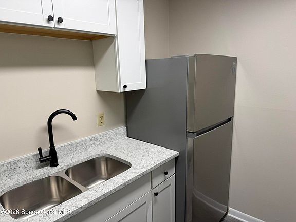 4th image of 3555 Sable Palm Ln #7F