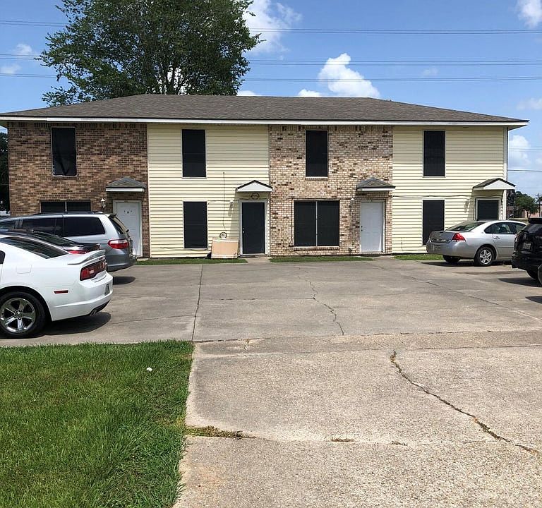 1st image of 105 Robin Ln #1